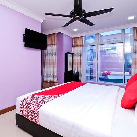 Oyo 714 Arina Hotel Bangi Kültér fotó