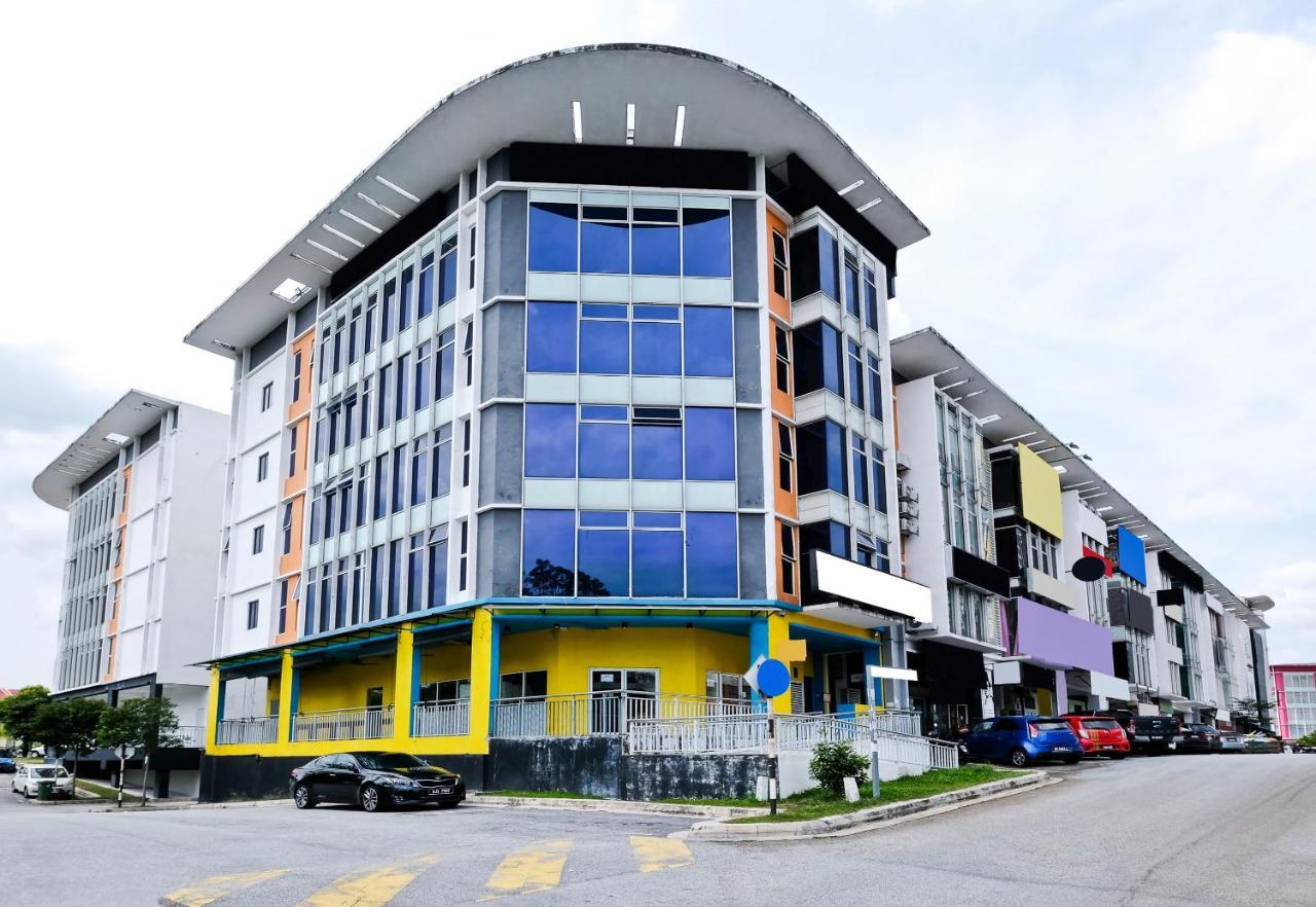 Oyo 714 Arina Hotel Bangi Kültér fotó