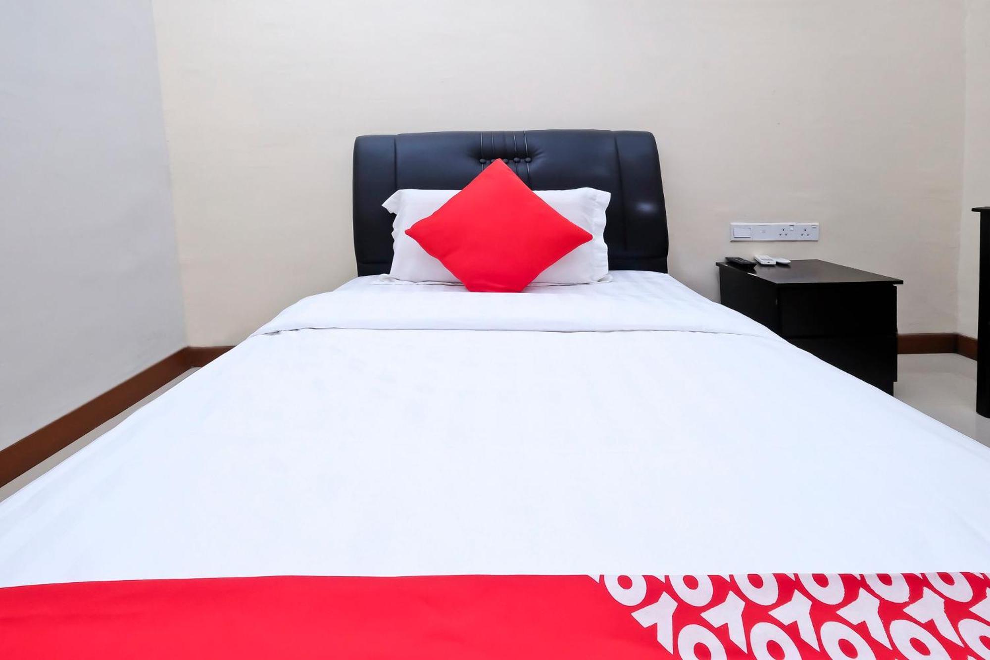 Oyo 714 Arina Hotel Bangi Kültér fotó